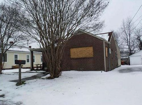 2nd image of 214 Mecklenburg St