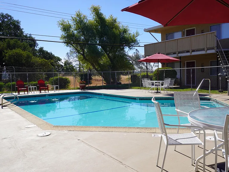 River's Bend Apartments — Photo 9