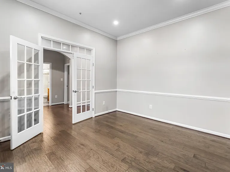 7570 Arundel Woods Dr — Photo 16