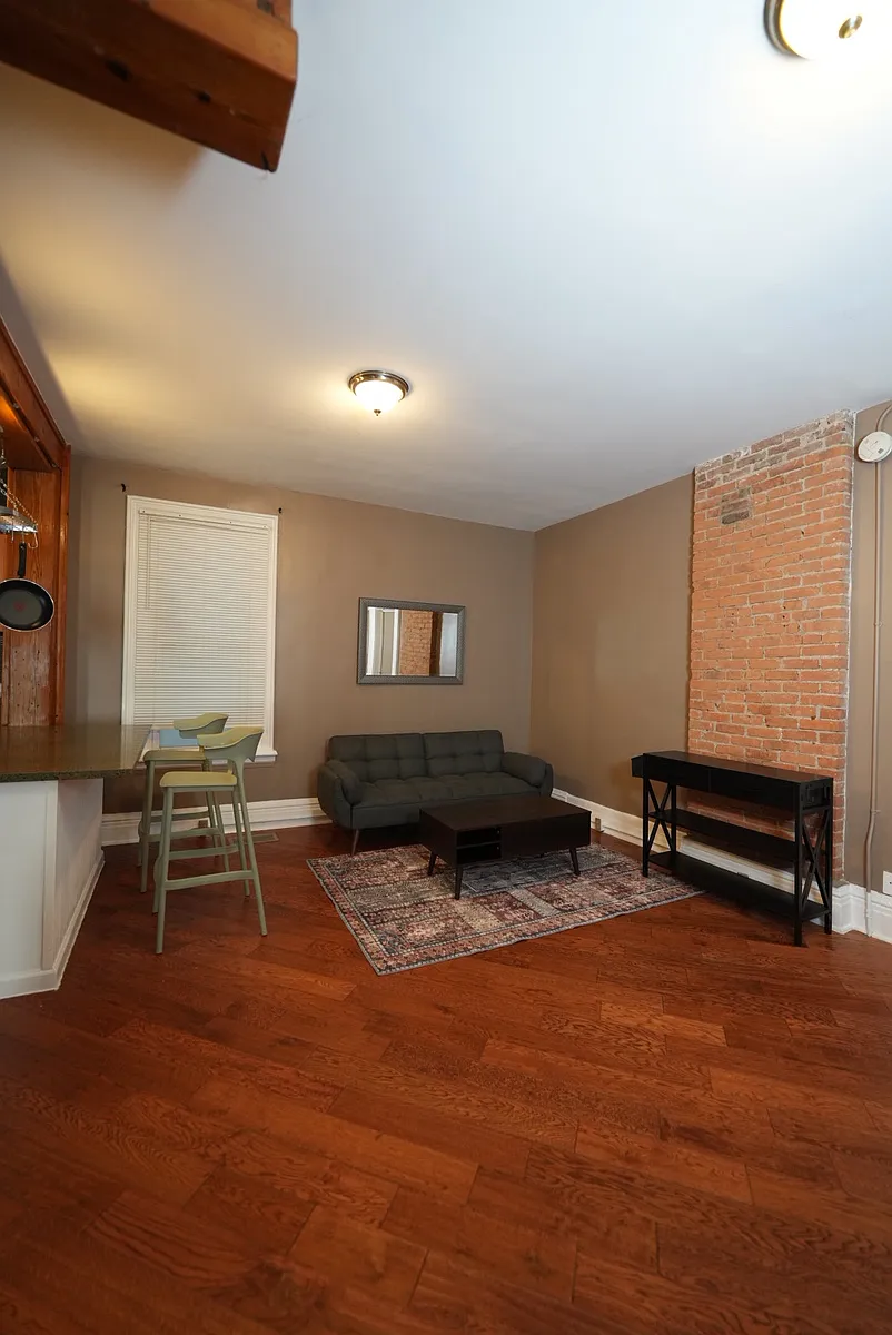 Building Photo - 678 Monroe Ave #1