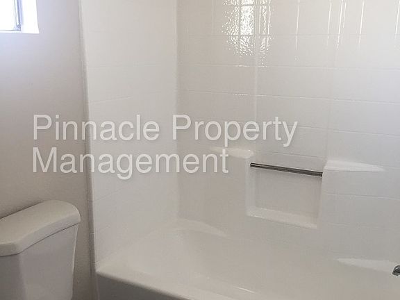 5th image of 11449 Menlo Ave APT 4