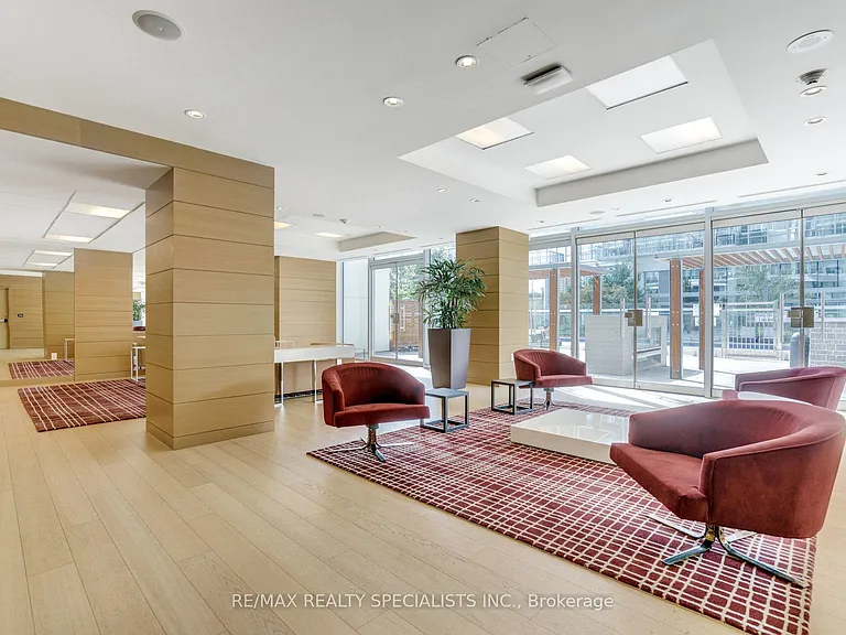 29 Queens Quay E #1118 — Photo 30