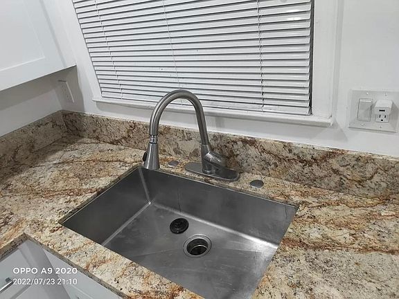 5th image of 9641 Somerset Blvd