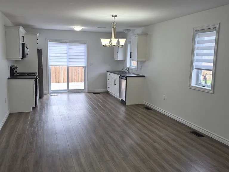 120 Sienna Ave #B — Photo 6
