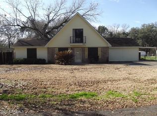 400 Oak Dr, Saint Martinville, LA 70582