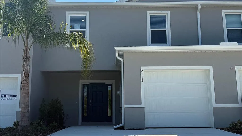 3 bed, 2.5 bath, 1671 sqft, $2,000 — Photo 1