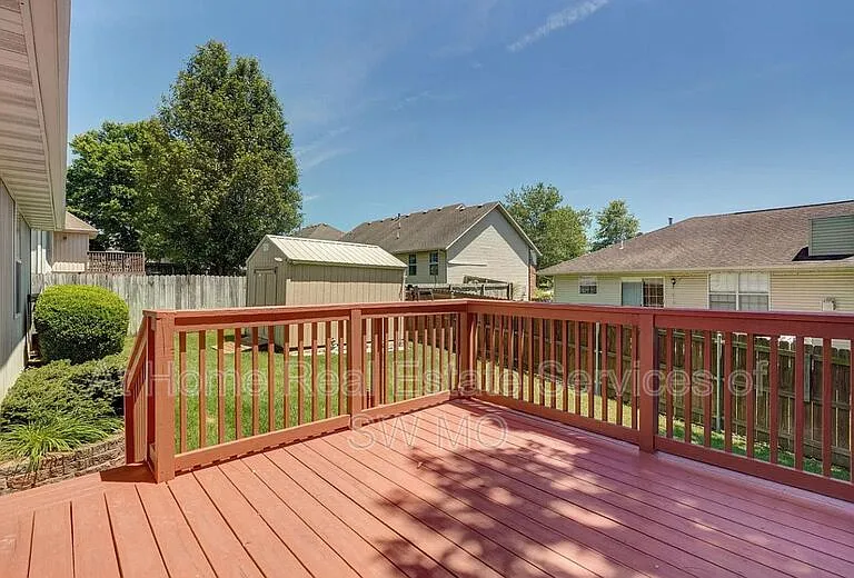 122 W Sandalwood Ln — Photo 14