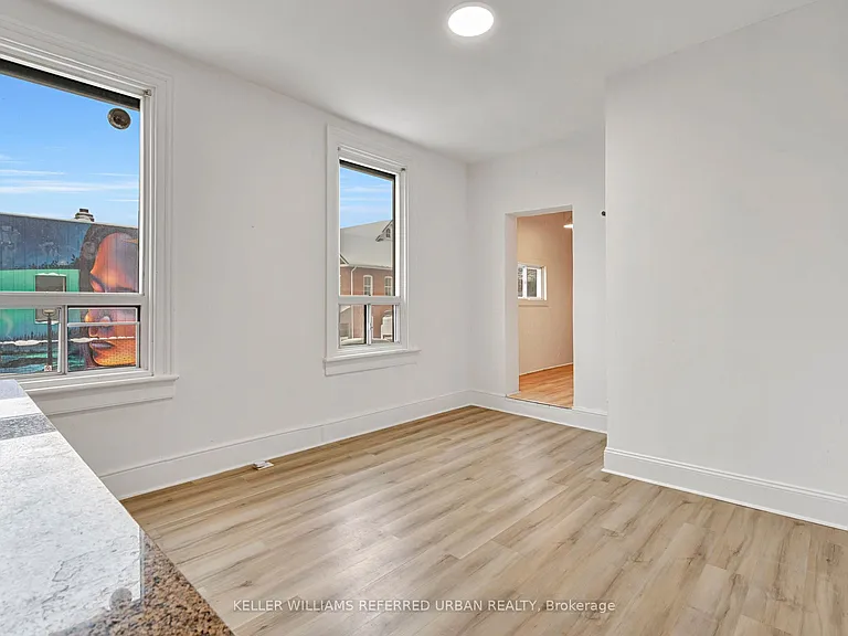 66 Dunlop St W — Photo 17