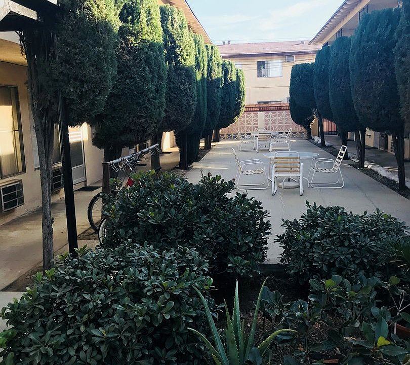 2nd image of 618 W Route 66 APT 20