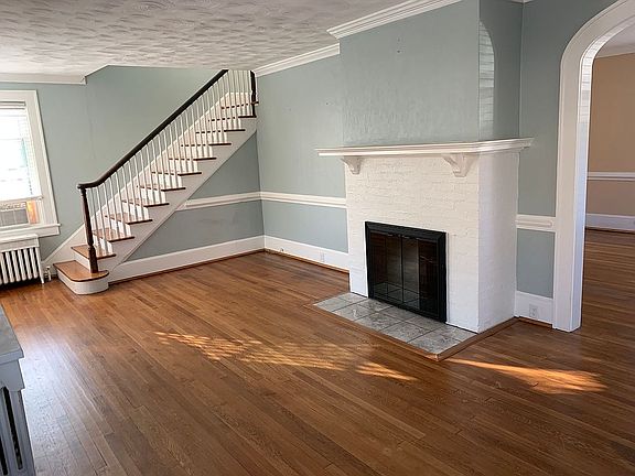 3rd image of 709 Smith St