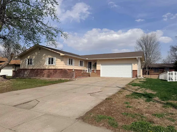 2767 18th Ave, Columbus, NE 68601