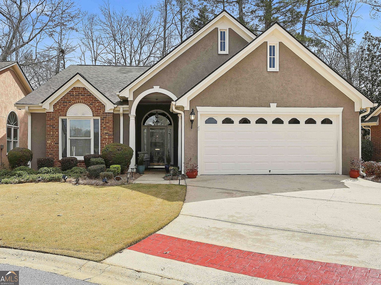 207 Masters Dr S