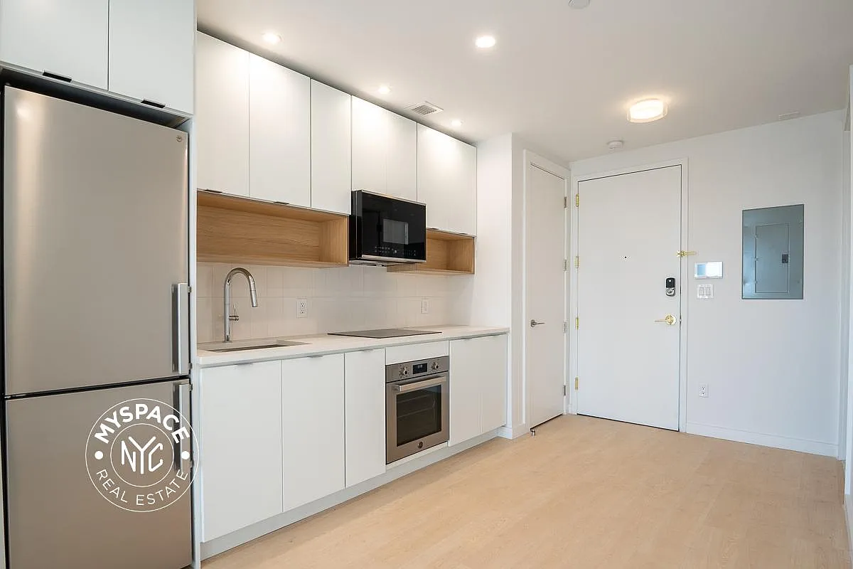 280 Meeker Avenue — Photo 3