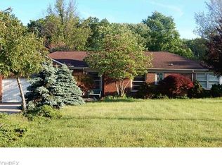 72 E Ridgewood Dr, Seven Hills, OH 44131