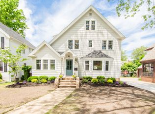 290 Argyle Rd, Rocky River, OH 44116