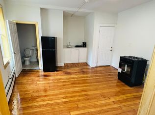 326 Cranston St #2A, Providence, RI 02909