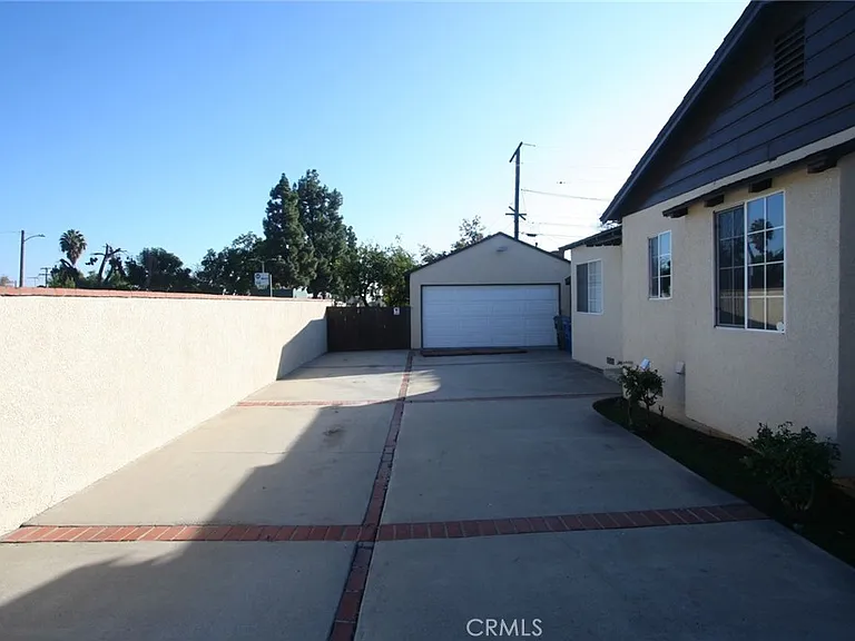 9968 Daines Dr — Photo 48