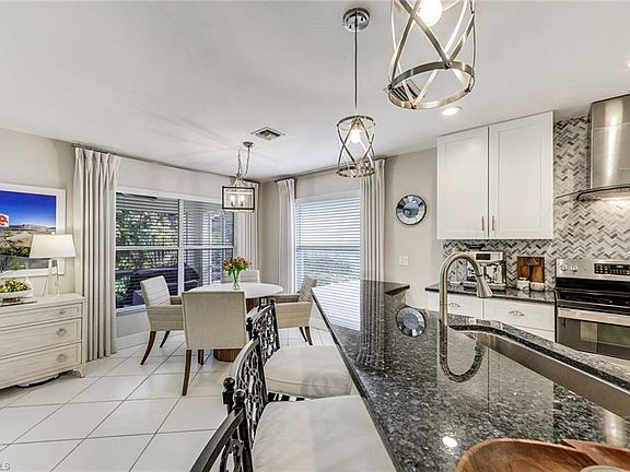 5th image of 156 Stanhope CIR