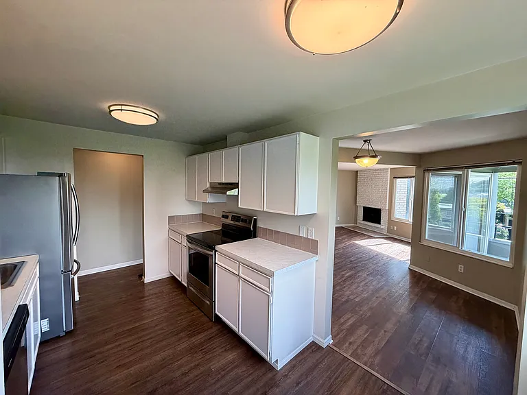 2663 Thorndyke Ave W #201 — Photo 9