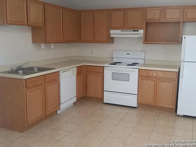 2 bed, 2.0 bath, 1024 sqft, $1,150 — Photo 2