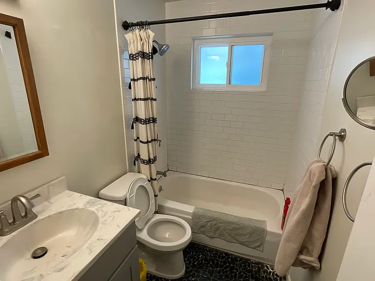1336 Alder Pl — Photo 4