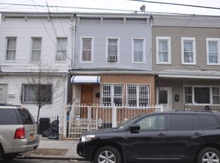 137 Glen St, Brooklyn, NY 11208