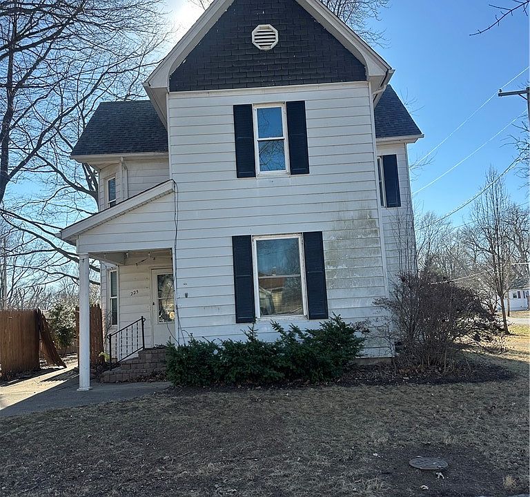 1st image of 223 N Pine St
