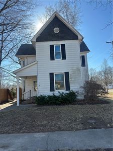 223 N Pine St, Nokomis, IL, 62075