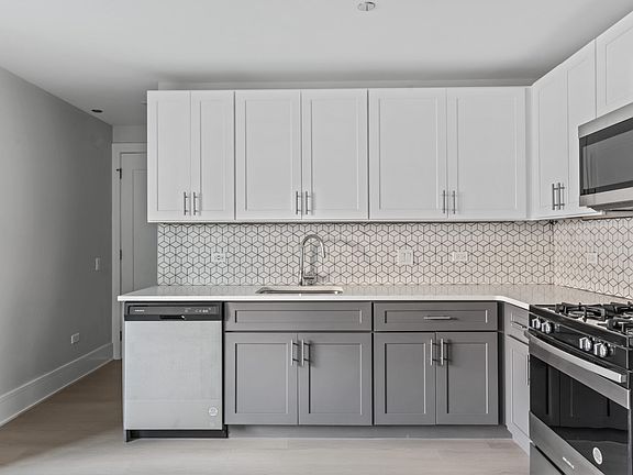 3rd image of 2845 W Belden Ave #308