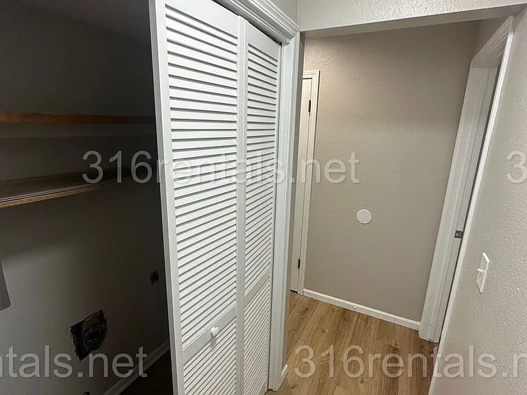 869 Nims St #1 — Photo 14
