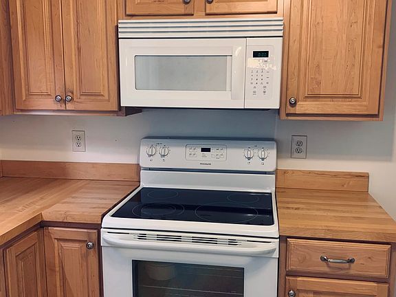 Home For Sale In Skyline