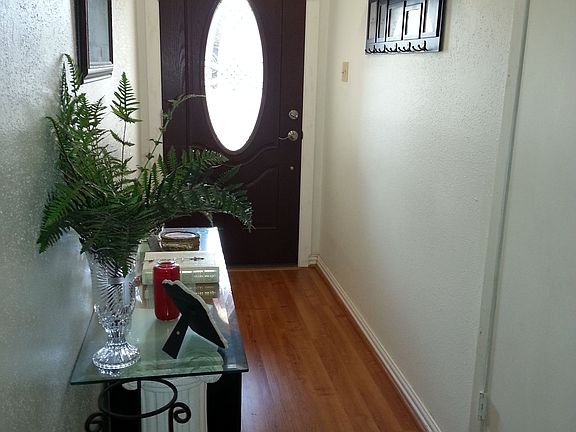 Front door/ foyer