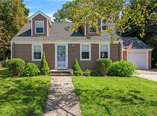 14 Pilgrim Cir, Warwick, RI 02888