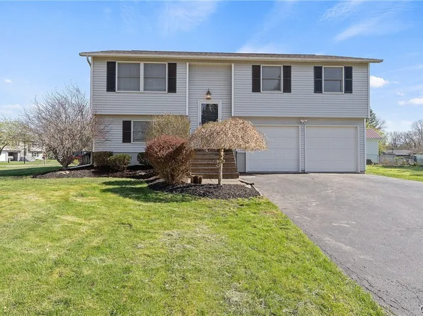 97 Willow Wood Ln, Camillus, NY 13031