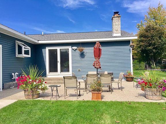 718 West Street Patio