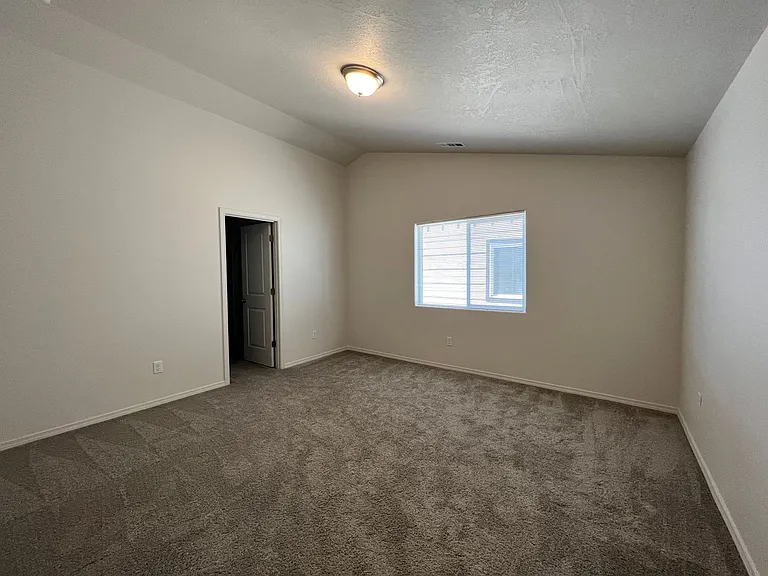 1023 W Aspen Rd — Photo 16
