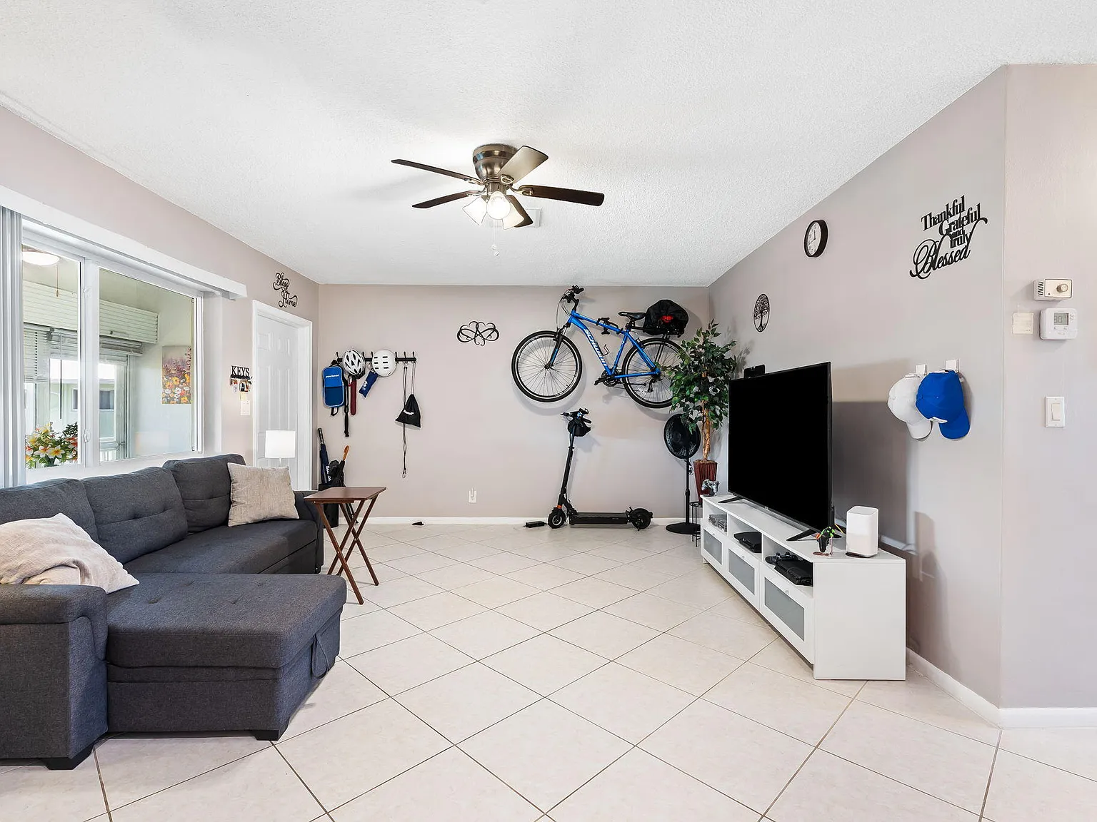 2 bed, 2.0 bath, 1000 sqft, $1,650 — Photo 3