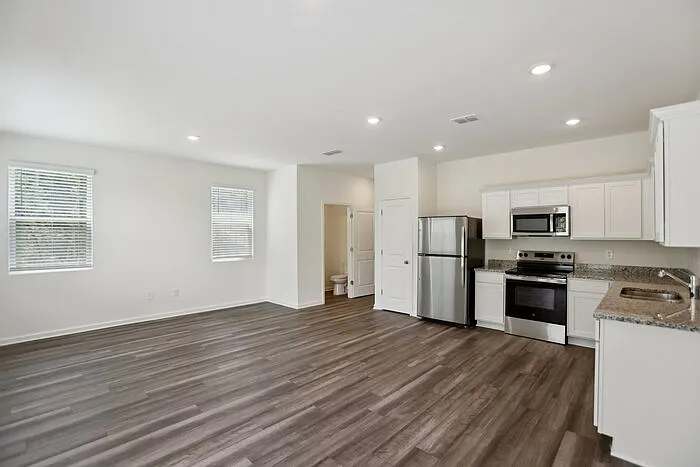 2518 Coventry St — Photo 16