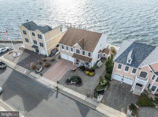 29 Bowsprit Dr, Bayville, NJ 08721