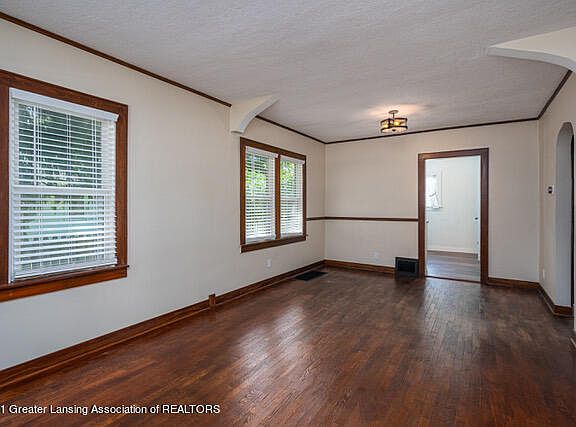 3rd image of 1529 Illinois Ave
