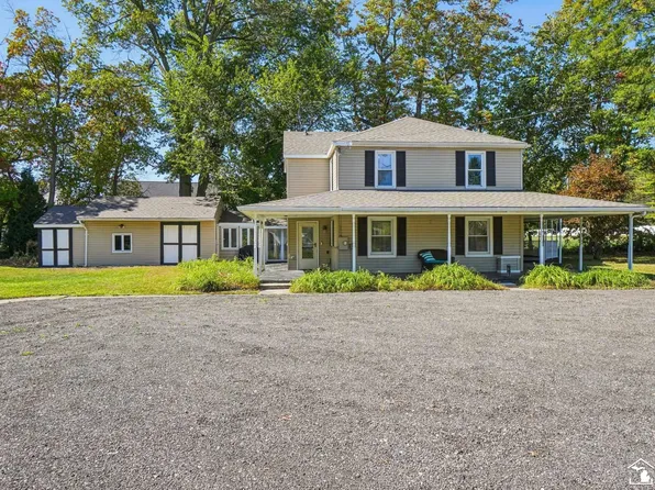 3009 Sterns Rd, Lambertville, MI 48144