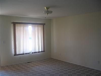 4th image of 1933 Southlawn Dr