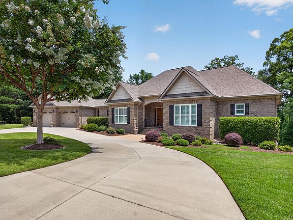 4th image of 156 Quiet Oak Ct