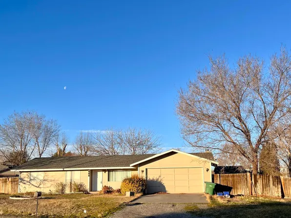 808 S Young St, Kennewick, WA 99336