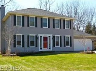 8628 Harvest Home Dr, Mentor, OH 44060