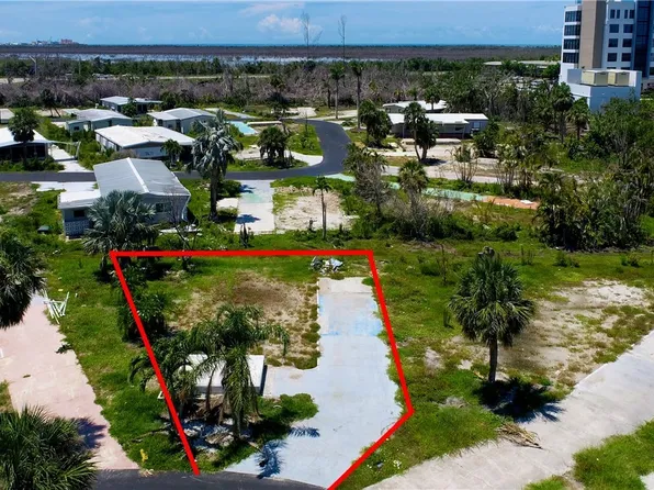 13681 Ovenbird Dr, Fort Myers, FL 33908