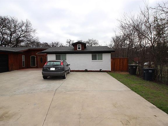 3rd image of 2724 Timberline Dr