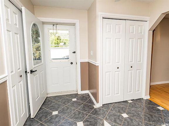 3rd image of 302 7th STREET E