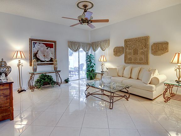 4th image of 8027 Stirrup Cay Ct