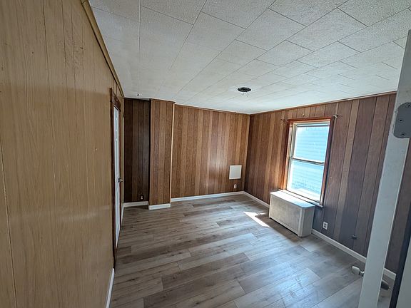 2nd image of 439 27th St